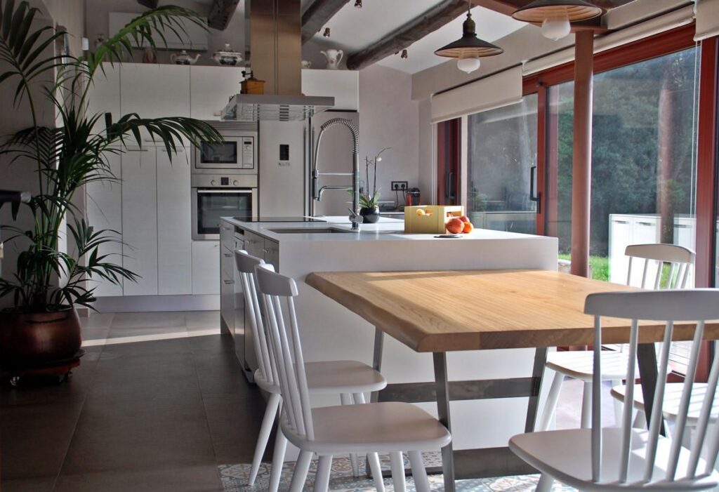 Reforma de Cocina para villa: integrar tradición y diseño