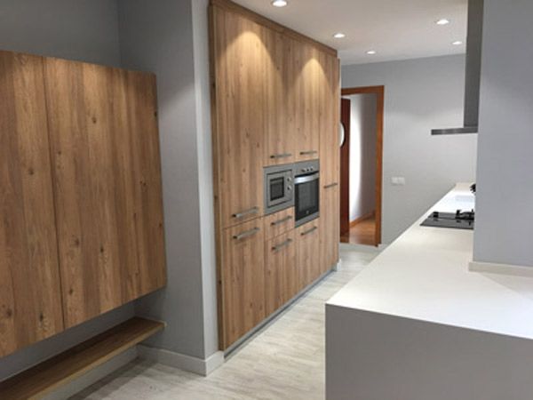 Reforma de cocina de madera Barcelona - Contemporánea