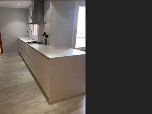Reforma de cocina de madera Barcelona - Contemporánea