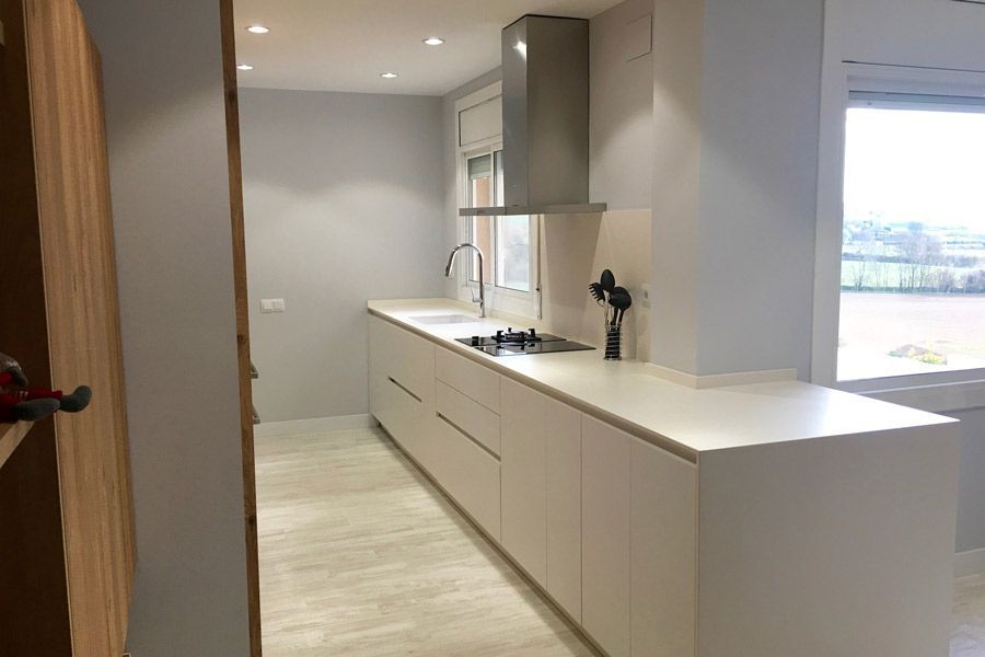 Reforma de cocina de madera Barcelona - Contemporánea