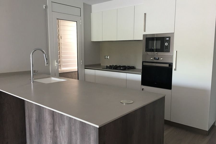 Reforma de piso en Granollers interiorismo y reformas | Contemporánea