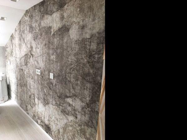 Hornacina decorativa y baño en suite de una reforma en Argentona