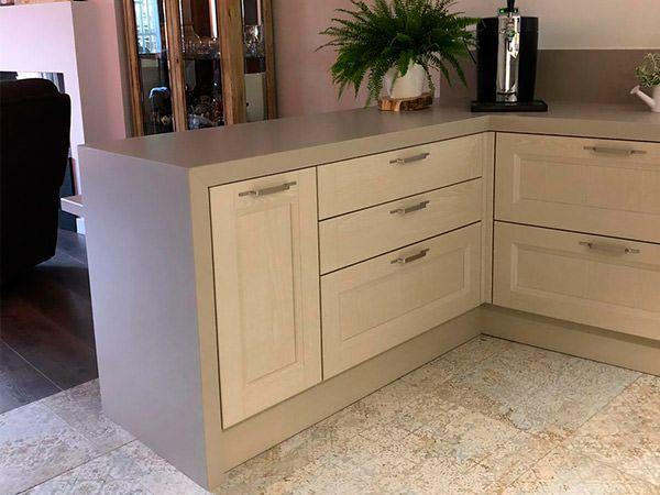 Reforma de cocina en Montcada i Reixac - mobiliario italiano para un toque vintage - Contemporánea