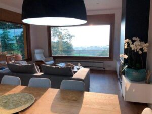 Reforma de salón comedor en Llerona - Contemporánea
