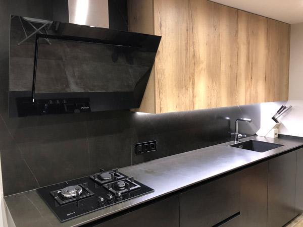 Reforma de cocina en Granollers nobleza y sofisticación - Contemporánea