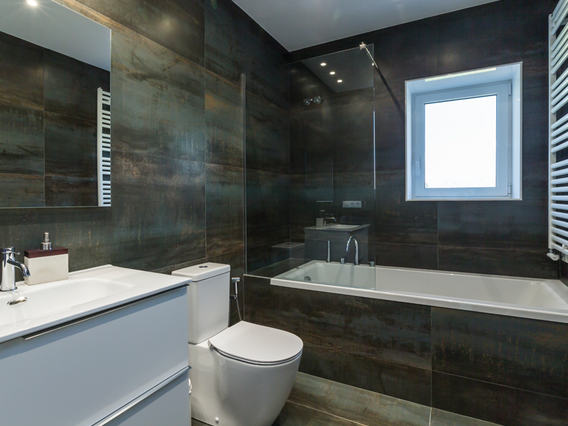 Reformas Barcelona, reforma de baño moderno, Contemporánea Granollers