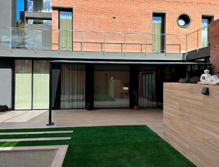 Reforma de terraza Granollers, zona para asados a medida