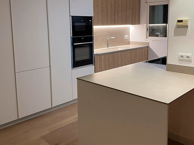 Cocina abierta al salón, ideas para reforma de cocina, Contemporánea Granollers