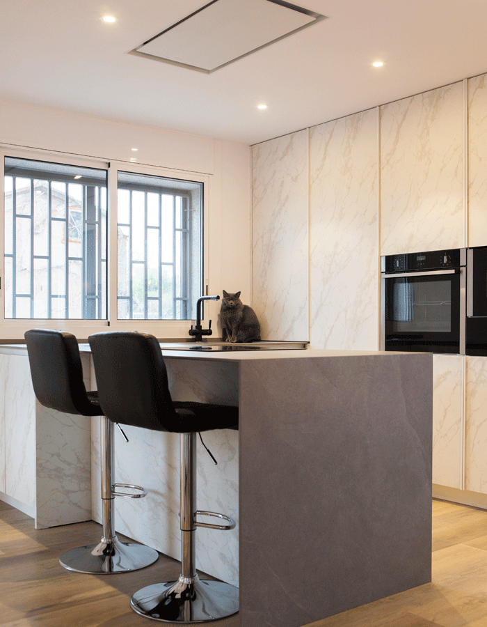 Cocina estilo minimalista, estudio de arquitectura Contemporánea Granollers