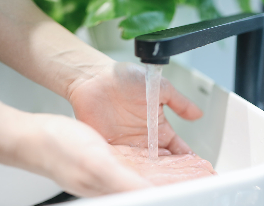 ¿Por qué renunciar a un diseño que defina mejor el estilo del lavabo o de la ducha y se identifique con tu personalidad? En nuestra empresa de reformas e interiorismo de Granollers podemos asesorarte sobre tendencias en grifería e indicarte cuál es la más adecuada para ti