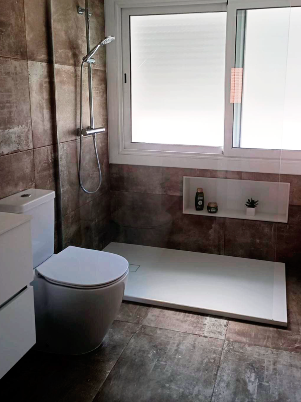 Bañera o plato de ducha en la reforma de baño