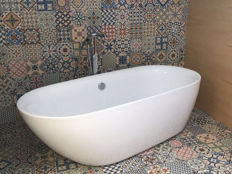 Reforma de baño con azulejos hidráulicos